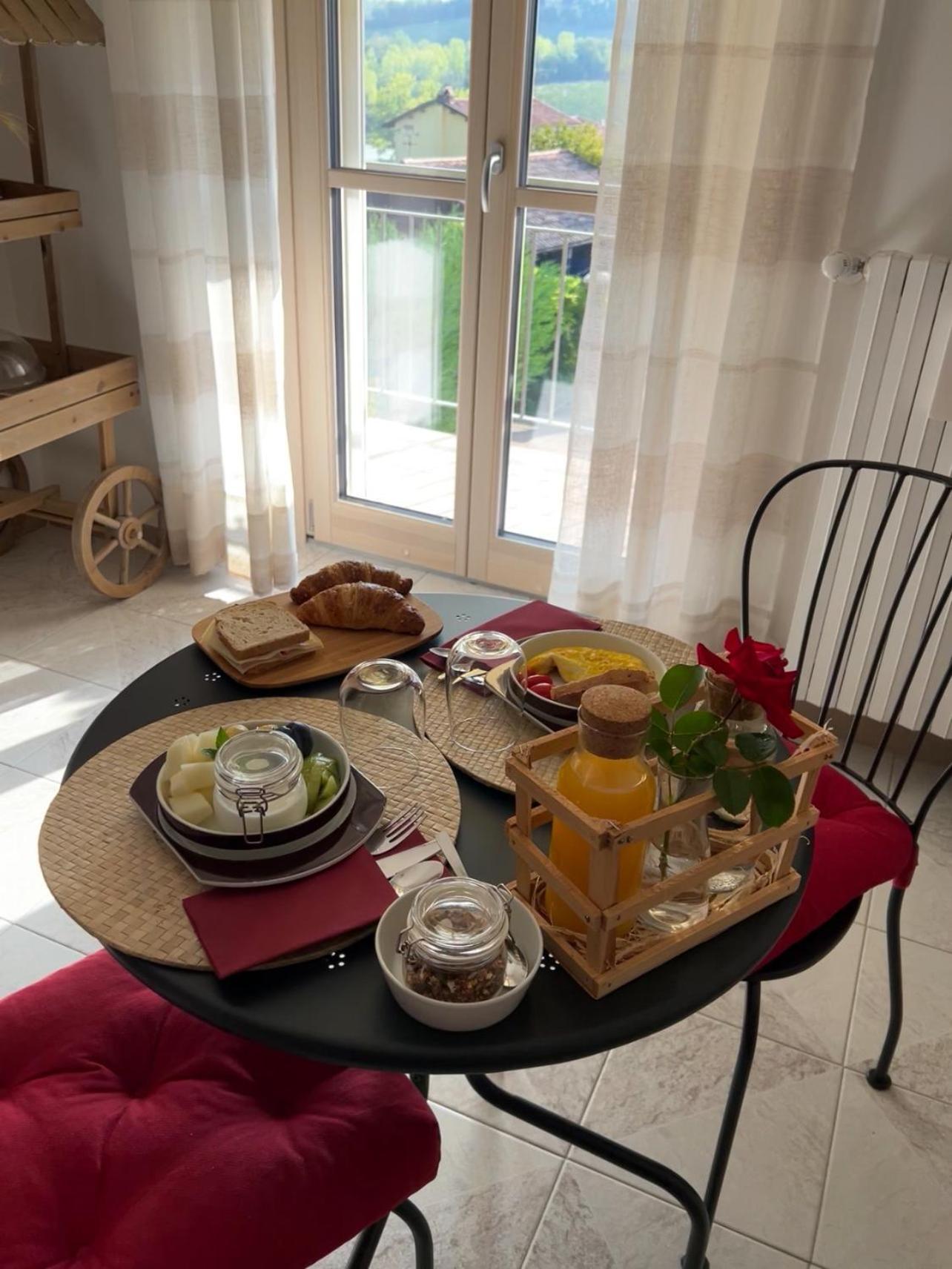 Bed and Breakfast Cascina Il Volo Moncalvo Zewnętrze zdjęcie